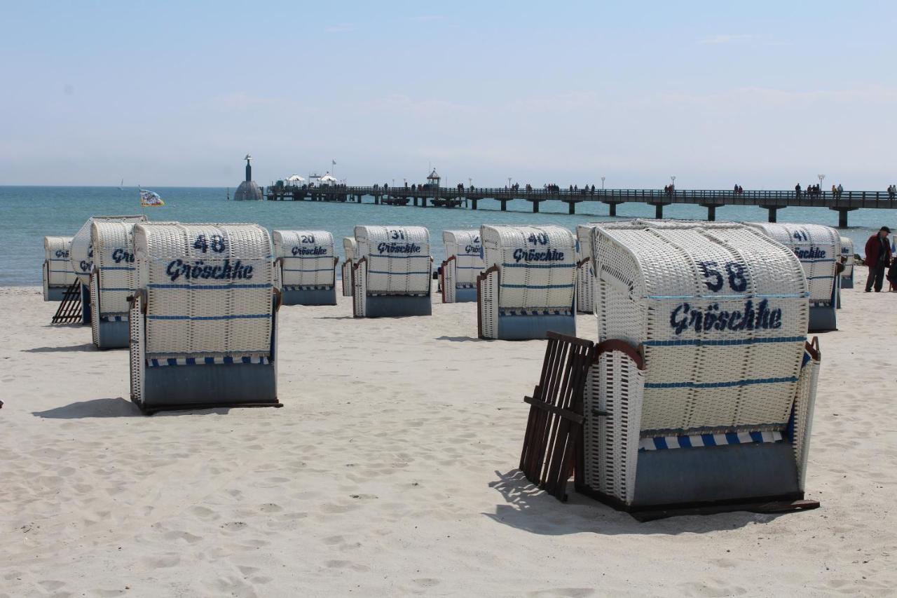 Ferienwohnungen Im Haus Strandburg Grömitz Esterno foto